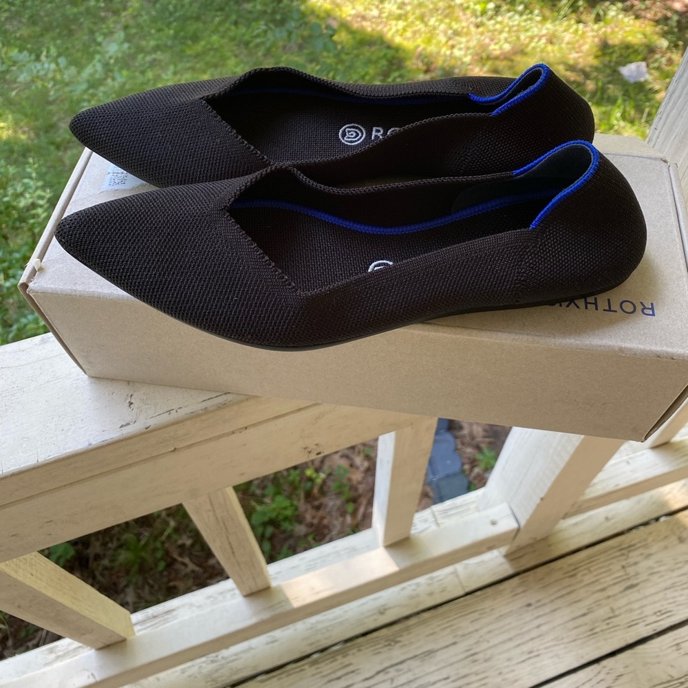 Rothy’s pointed toe Black Flats sz 10 (fits like size 9)